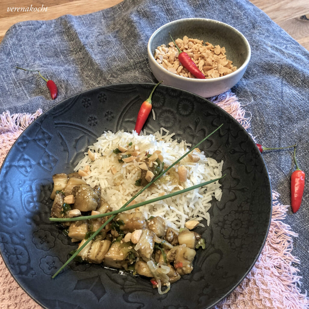 gegrillte Auberginen mit Frühlingszwiebelöl