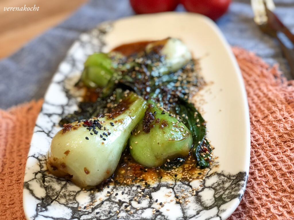 asisatischer Pak Choi in Chili Soja Butter