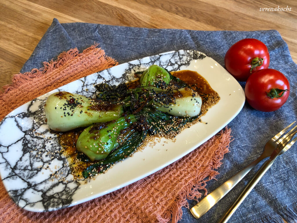 asisatischer Pak Choi in Chili Soja Butter