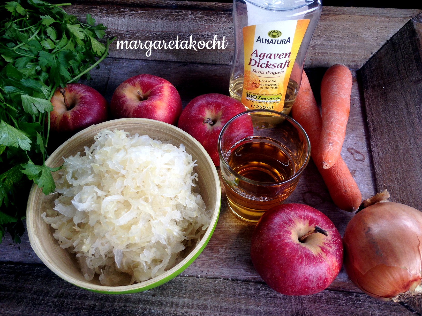 mit Sauerkraut gefüllte Bratäpfel (oder) Sauerkraut-Kur nach Besuch ...