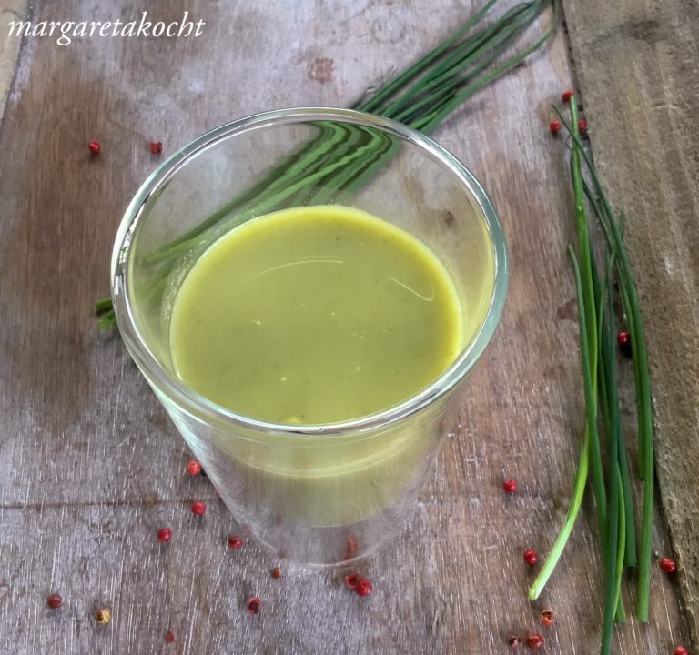 vegane Schnittlauch Kartoffel Suppe (oder) leichte Kost nach den Feiertagen