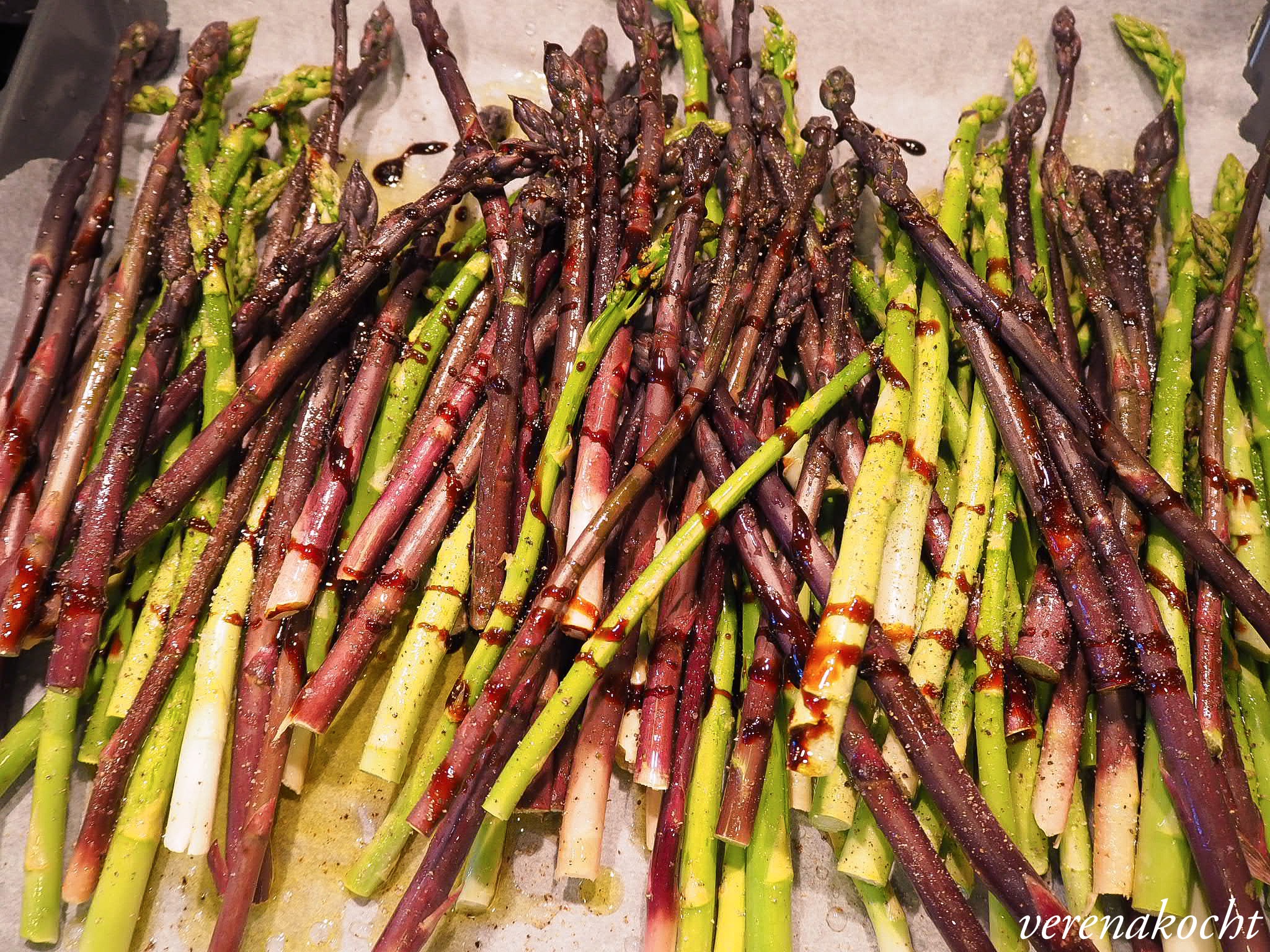 Spargel mit Ziegenkäse aus dem Backrohr (oder) Wann gibt ...