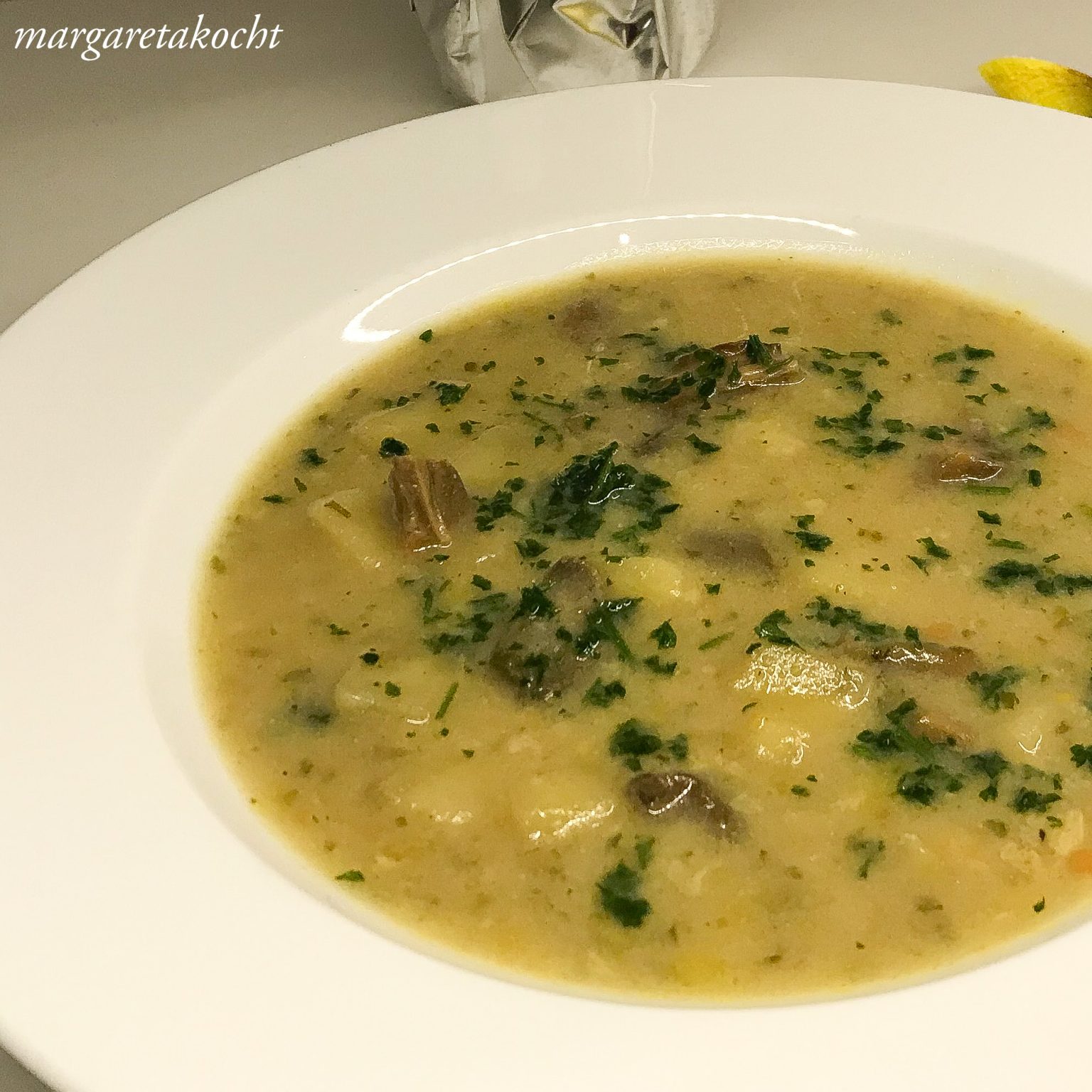 Kartoffelsuppe mit getrockneten Steinpilzen (oder) Suppe geht immer!