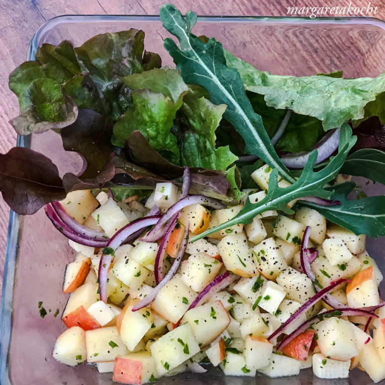 Apfel Zwiebel Harzer Salat (und) Ab ins Wochenende!