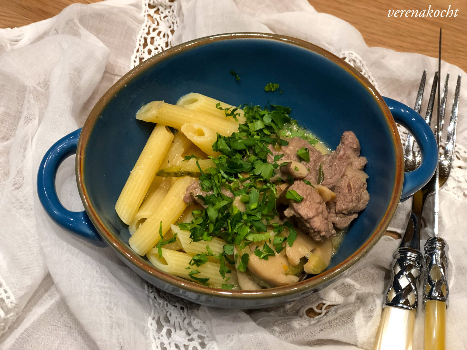 Boeuf Stroganoff mit Kräuterseitlingen (und) ab ins Wochenende!