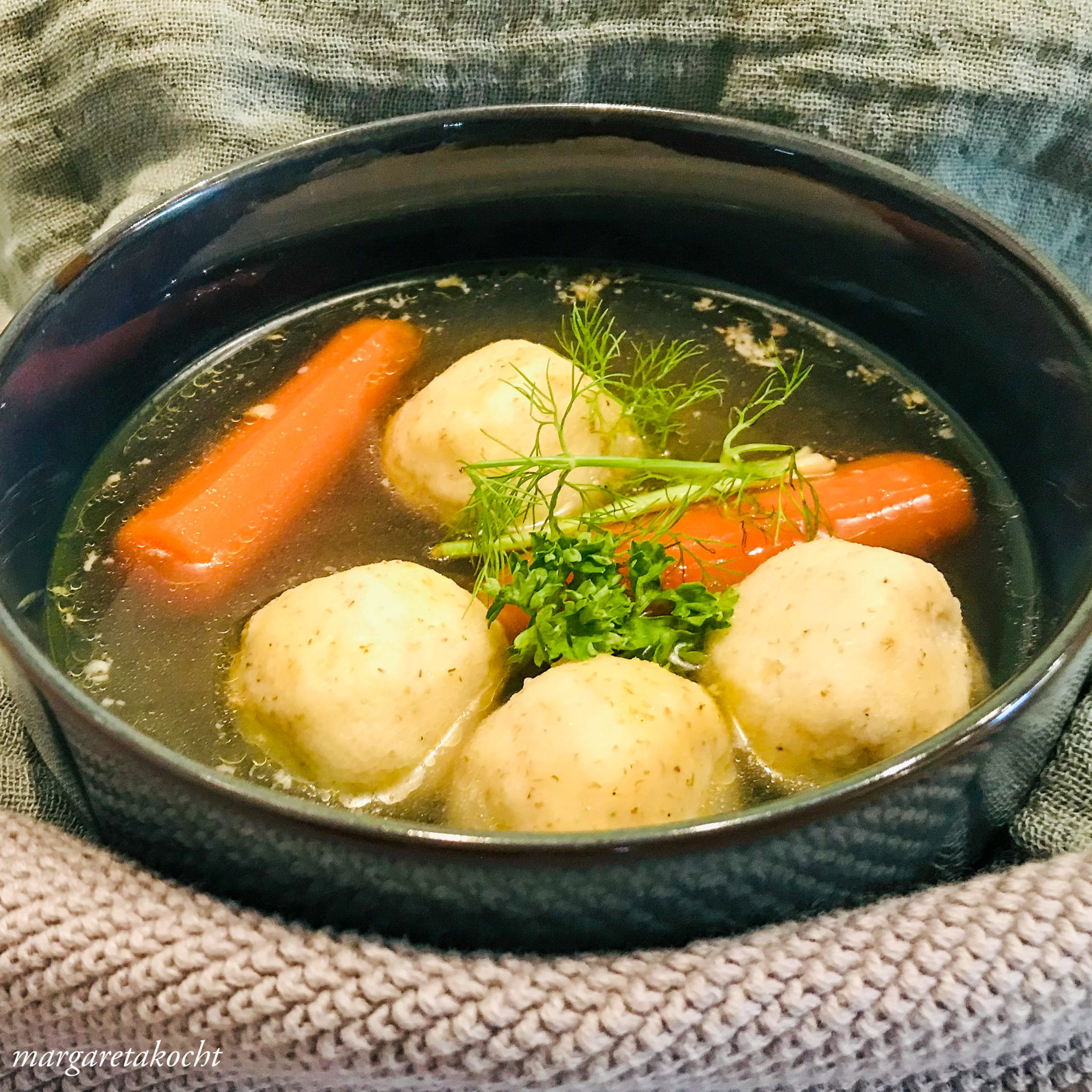 Dinkel Grieß Knöderln (oder) Knöderln oder Klößchen?