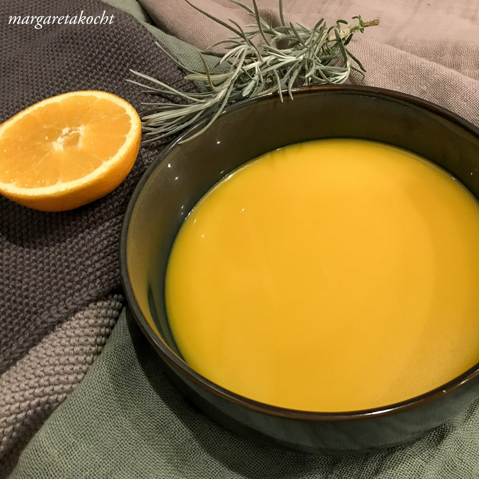 wärmende Karotten Orangen Suppe (und) jeder Tag ist ein Suppen Tag!