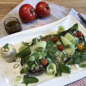 gegrillte Miso Aubergine mit Kimchi Mayo